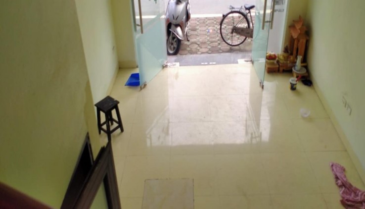 CHO THUÊ NHÀ MẶT PHỐ BỜ SÔNG SÉT 3 TẦNG, 30M2, 2 NGỦ, 3 WC, NGÕ Ô TÔ, KD MỌI MÔ HÌNH - 14TR